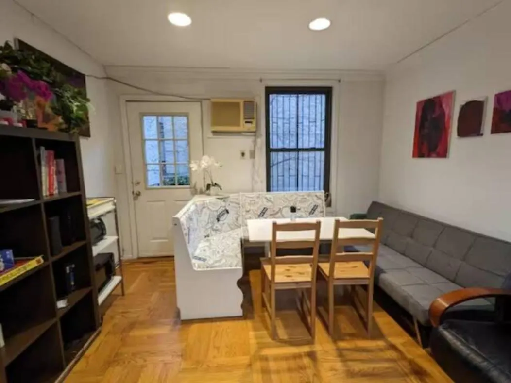 Spacious Bedroom For 4 In Shared Townhouse+Garden New York Rum i privatbostad