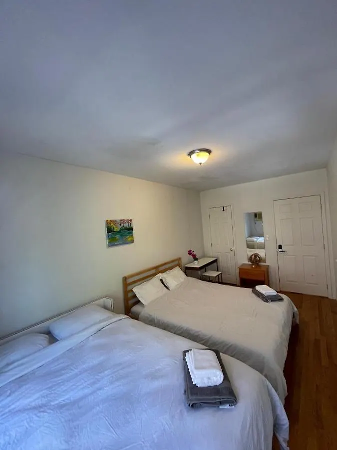 Spacious Bedroom For 4 In Shared Townhouse+Garden New York 0*,